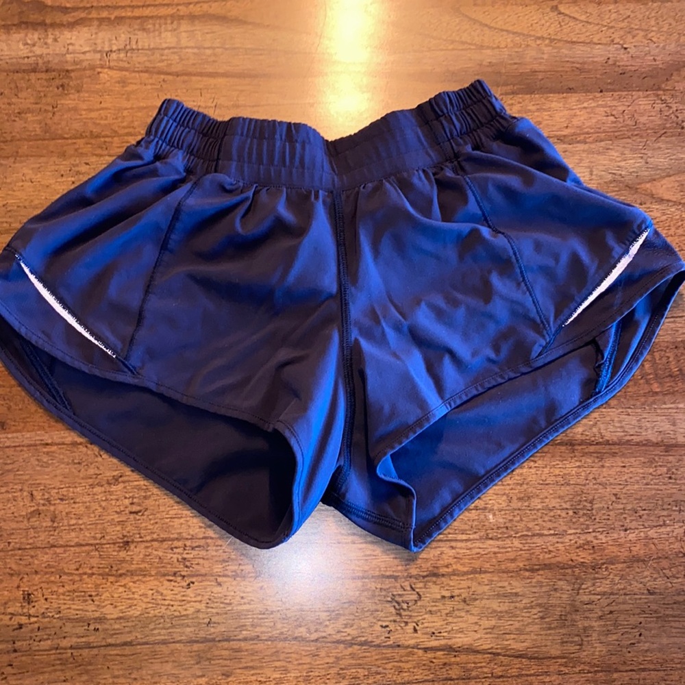 Lululemon Hotty Hot High-Rise Lined Short 2.5”